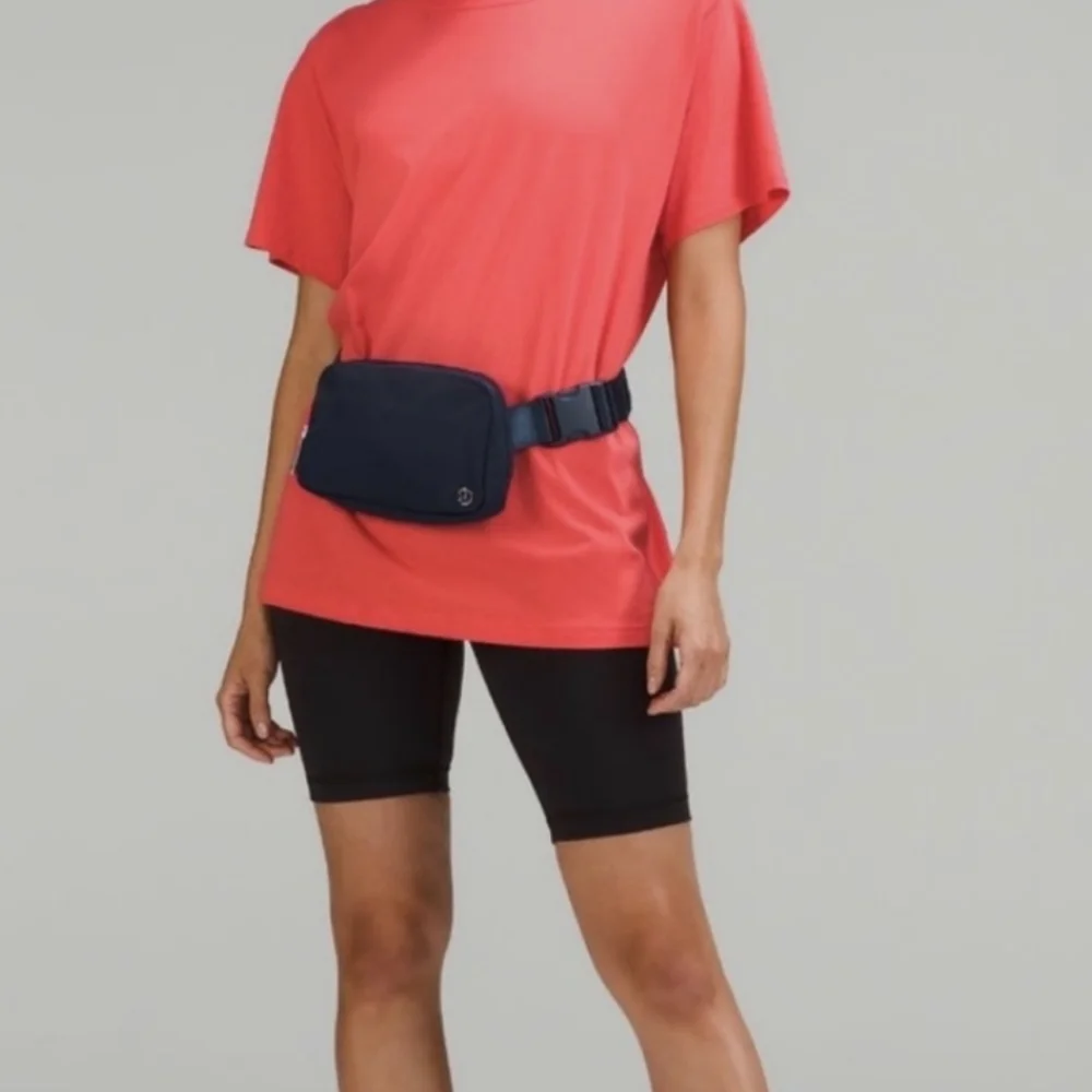 NWT Lululemon Everywhere Belt Bag - Picture 10 of 10